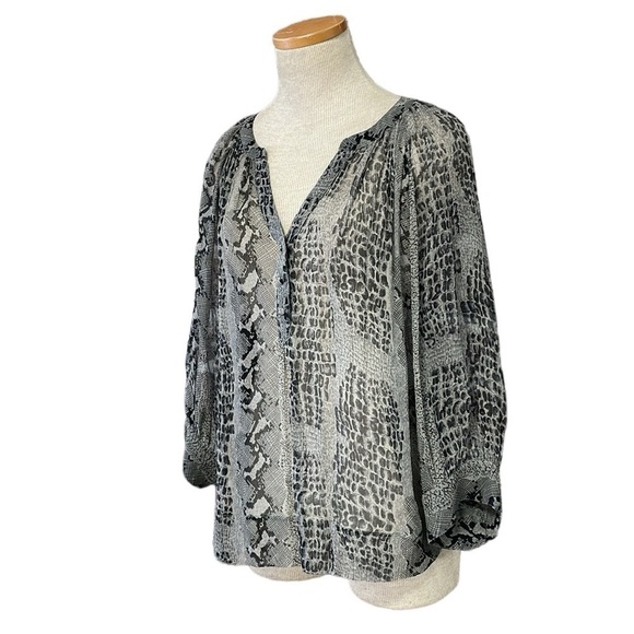 Joie Blouse Women's M Medium Grey Snakeskin Sheer Buttons Shirt Collar Top - Picture 3 of 13